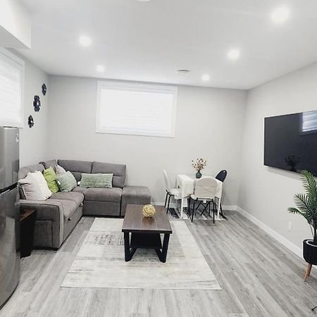 Fabulous And Cozy Guest Suite Calgary Bagian luar foto