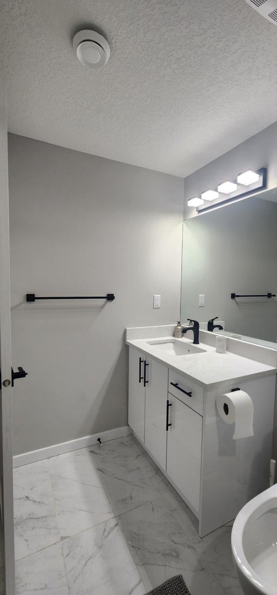 Fabulous And Cozy Guest Suite Calgary Bagian luar foto
