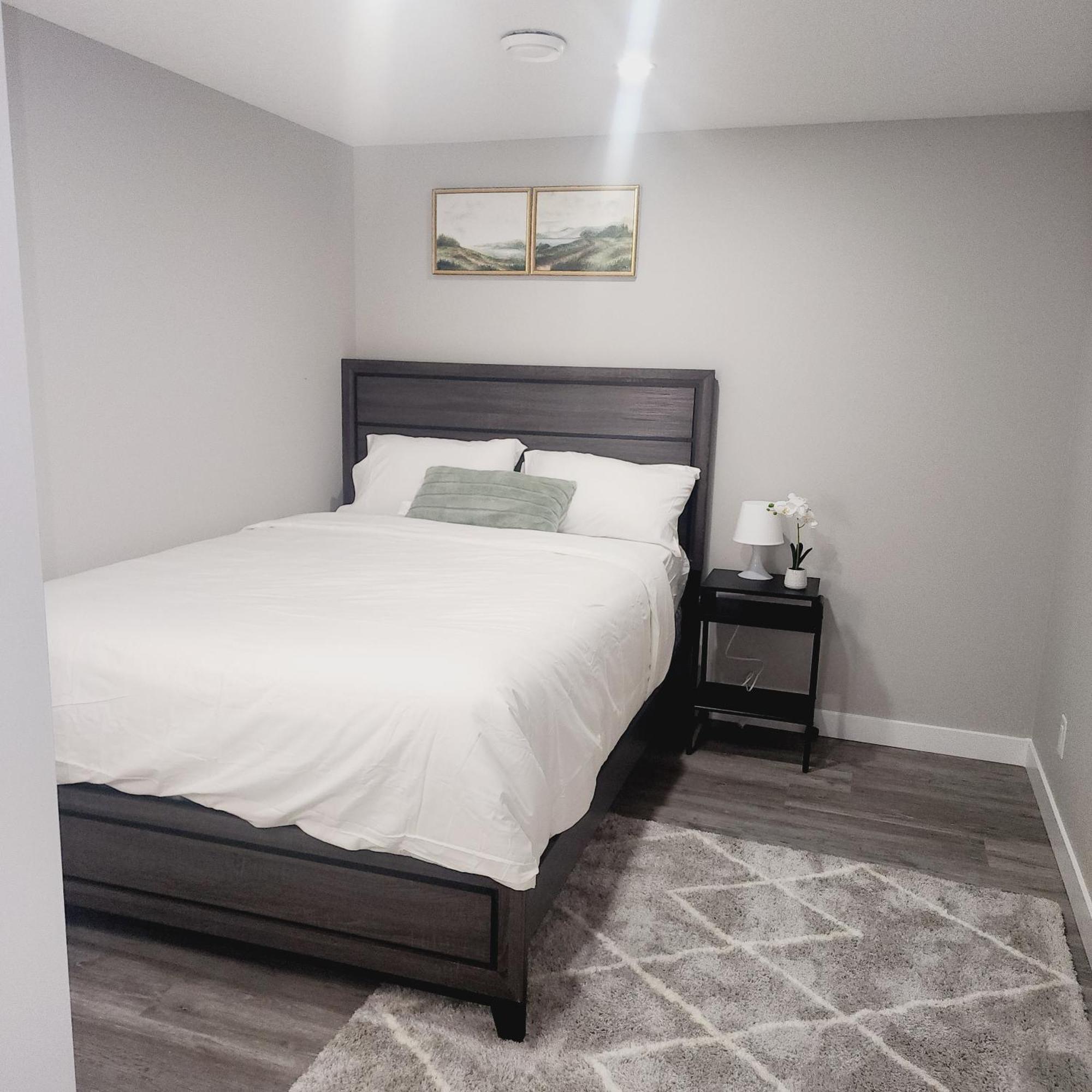 Fabulous And Cozy Guest Suite Calgary Bagian luar foto